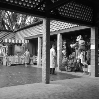 SAFFA fair 1958: stall at the House of the canton Ticino