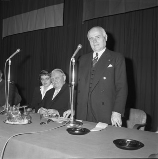 Ludwig Erhard and Prof. Jacques Rueff (standing), economic talk in Zurich 1959