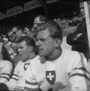 Hans Ott (r)
