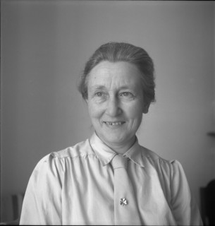 Therese Ernst, girl scouts scoutmaster. Lausanne ca. 1955