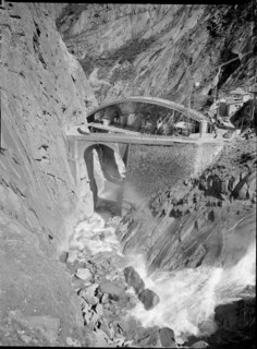 New bridge in the Schöllenen ravine under construction, 1955