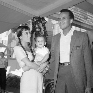 Harry Belafonte, singer with family 1958