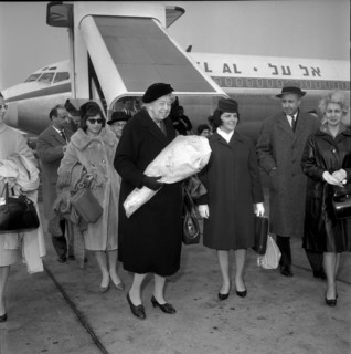 Eleanor Roosevelt at Zurich-Kloten airport 1962