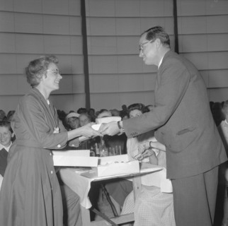 Topping-out ceremony of the SAFFA fair 1958: A. Hubacher-Constam, S. Widmer.