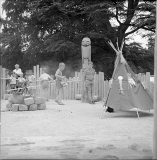 SAFFA 1958: children playing Indians.