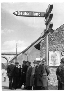 German emigrants in Switzerland, at the border Koblenz-Waldshut 1945.