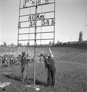 Trackrace in Zurich Oerlikon, roundabout 1938, Announcement board.
