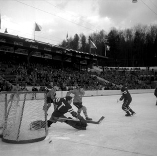 Hockey World Championship Zurich 1953: Sweden - Germany.