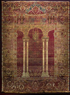 Egyptian manufacture "Ottoman Cairo column prayer" 16th century, 165 x 125 cm carpet with wool pile