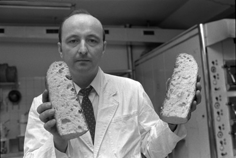 Berne, inspection of the consistency of a bread; 1970.