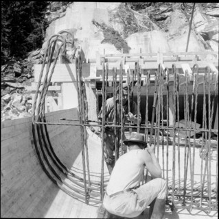 Hinterrhein power station: iron reinforce 1959.