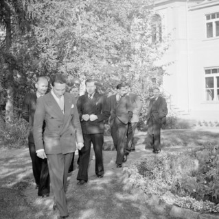 Davos, convalescence of english patients, recuperation; 1945.