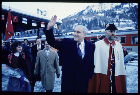 Reception for the federal president Flavio Cotti in Airolo, 1990.