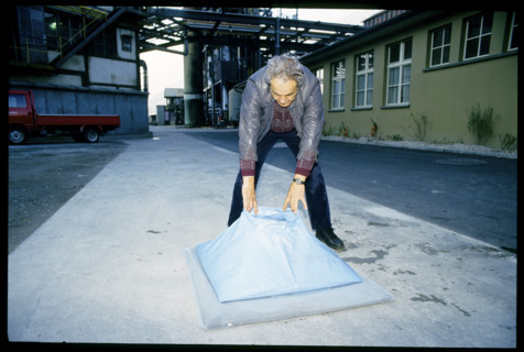 Safety-construction against seepage of fire water, 1986.