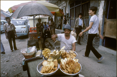 Road kitchen in Jakarta, 1986.