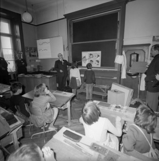 Zurich, school children learn the correct way of dental care; 1961.
