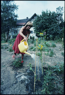 Sportwoman Uschi Meyer at her garden, Weiningen 1976.