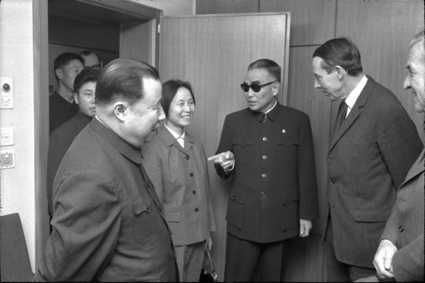 Hans-Peter Tschudi with Chinese press delegation, 1972.