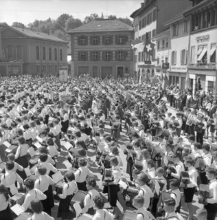 Children at the Swiss Accordion festival, 1958.