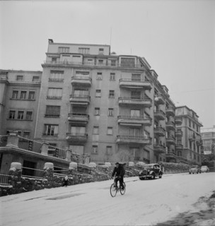 Lausanne, Avenue Longeraie; 1954.