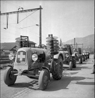 Swiss donation: craftsmen for Luxembourg, 1945.