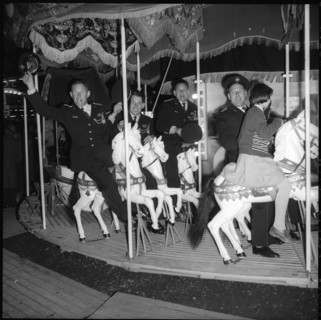 Roundabout; Inauguration of the Weinland bridge; 1958.