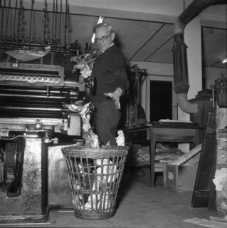 Printing machine of the smallest newspaper of Switzerland, 1954