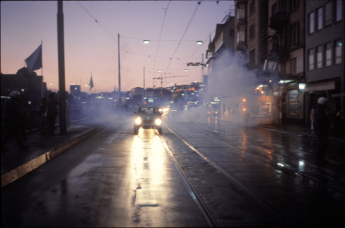 Demonstrations in Zurich 1980: Gas cloud