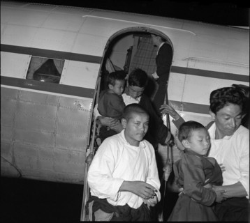 Arrival of the first Tibetan refugees in Switzerland, Kloten 1961