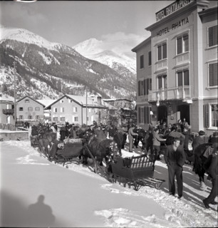 Traditional sleigh ride, Lower Engadine, the Grisons in 1942