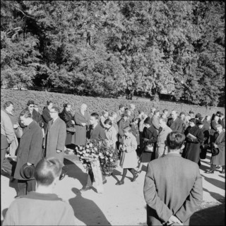 Glarus, funeral of the eleven avalanche victims, funeral procession, 1961