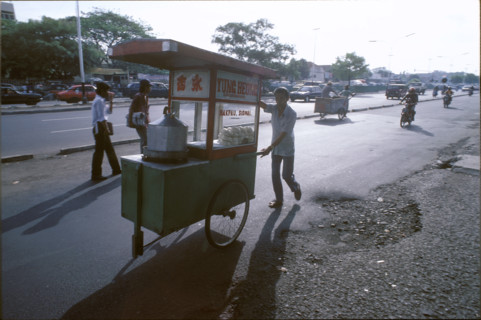 Man with road kitchen, Jakarta, 1986