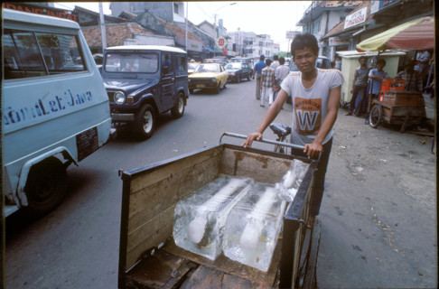 Street vendor in Jakarta, 1986