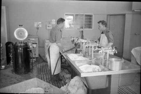 Typhoid epidemic Zermatt 1963: Disinfection of clothes