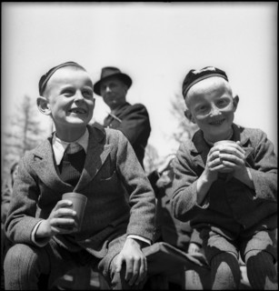 Pupils having a picnic, 1945