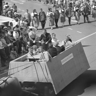 Procession at the Braderie 1966 in Biel