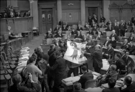 The Béliers group intruding the Federal Palace, 1968