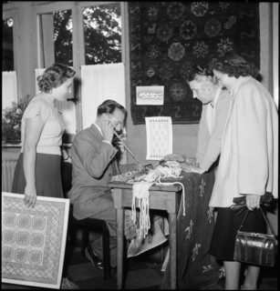 Producing a Smyrna carpet, 1951