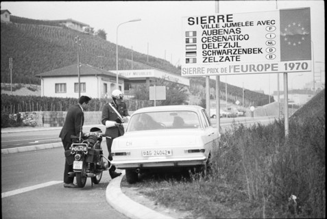 Police patrol in the canton of Valais, 1971