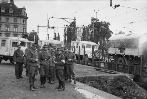 Transfer of a German medical unit; 1945