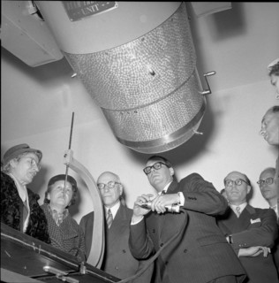 Cobalt 60 irradiation apparatus put into operation, Geneva 1956