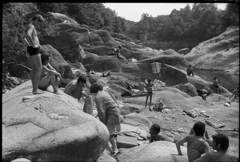 Clean Switzerland campaign in the Maggia Valley, 1971