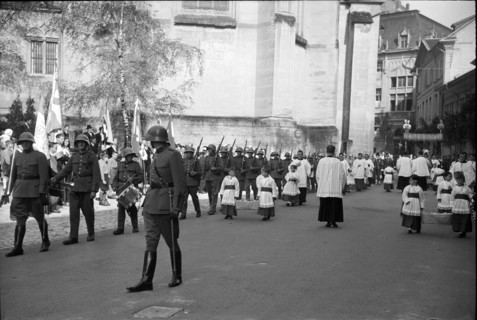 Military at Corpus Christi procession in Freiburg 1941