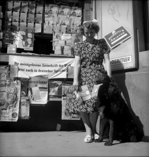 Theaterplatz Kiosk Bern: Advertising for Das Beste, 1948