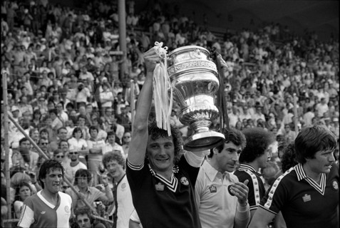 Cup final 1978: Cup presentation to Servette; Gilbert Guyot