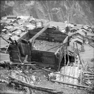 Mürren; building damaged by a severe foehn storm; 1962