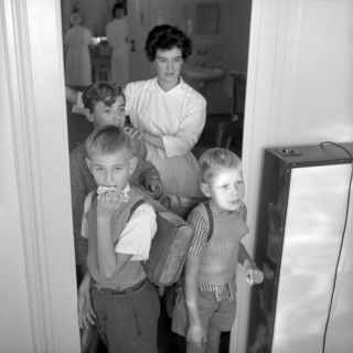 Zurich, schoolchildren in the school dental clinic; 1957