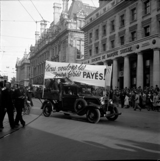 Banner, demonstration of construction and woodworkers, Lausanne 1946