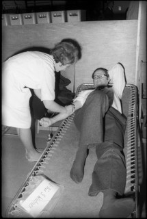 Blood donation campaign by the mayor and FCZ 1974: Sigmund Widmer