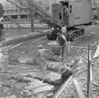 Renovation of the Walche Bridge; 1957
